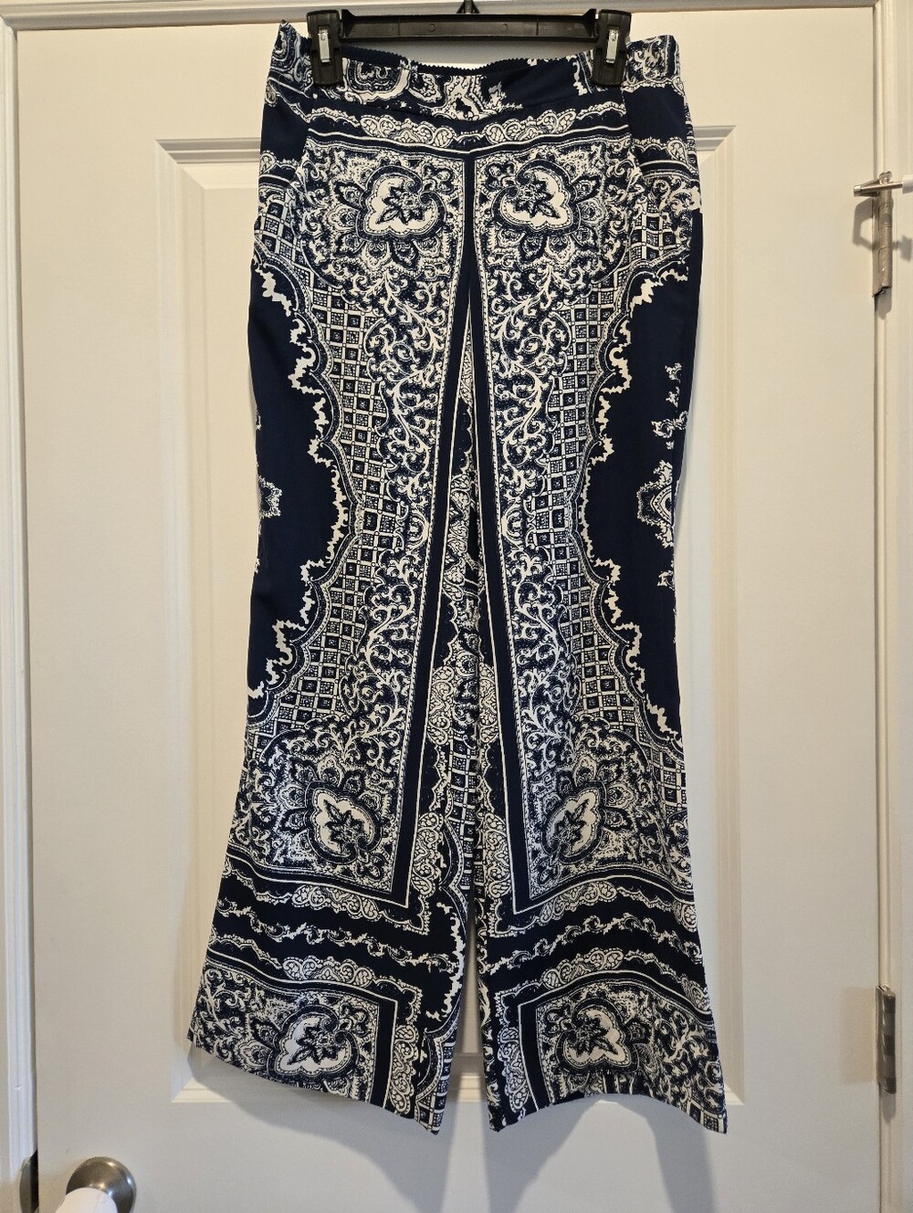 A. Byer Wide-Leg Printed Palazzo Pants - Navy, Size Medium - Picture 3 of 8